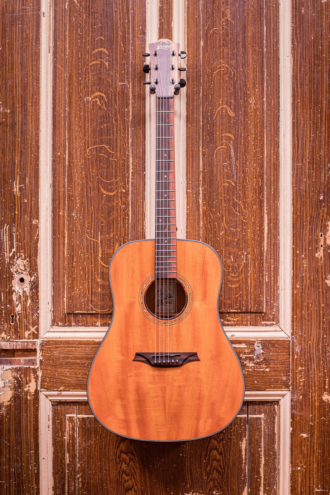 Bromo BAT1M Tahoma Series akoestische Westerngitaar