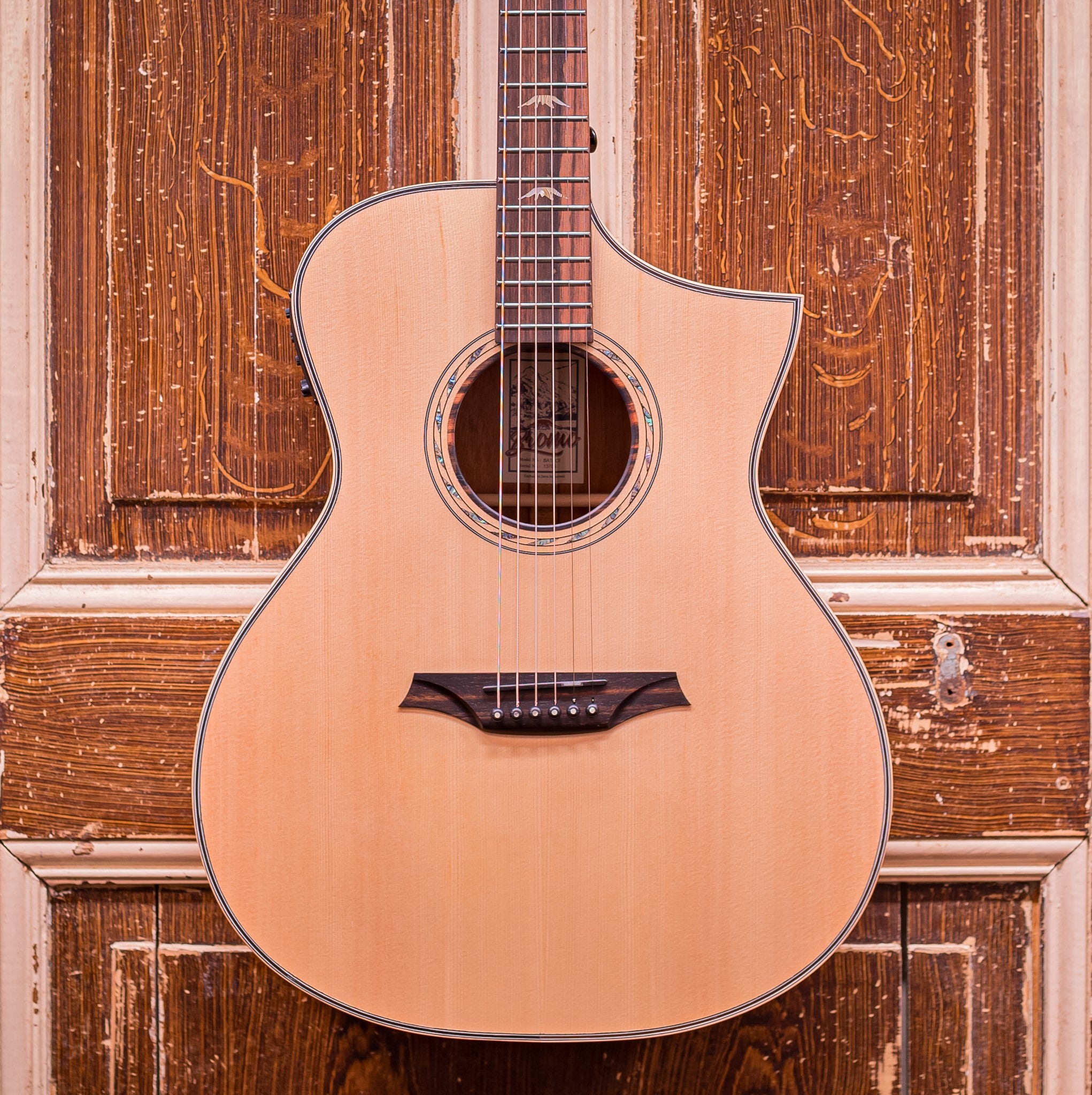 Bromo BAT4CE Tahoma Series semi-akoestische Westerngitaar