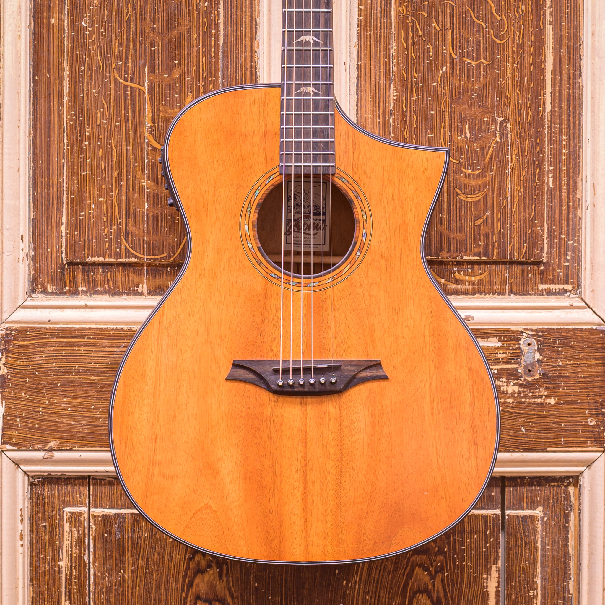 Bromo BAT4MCE Tahoma Series akoestische western gitaar