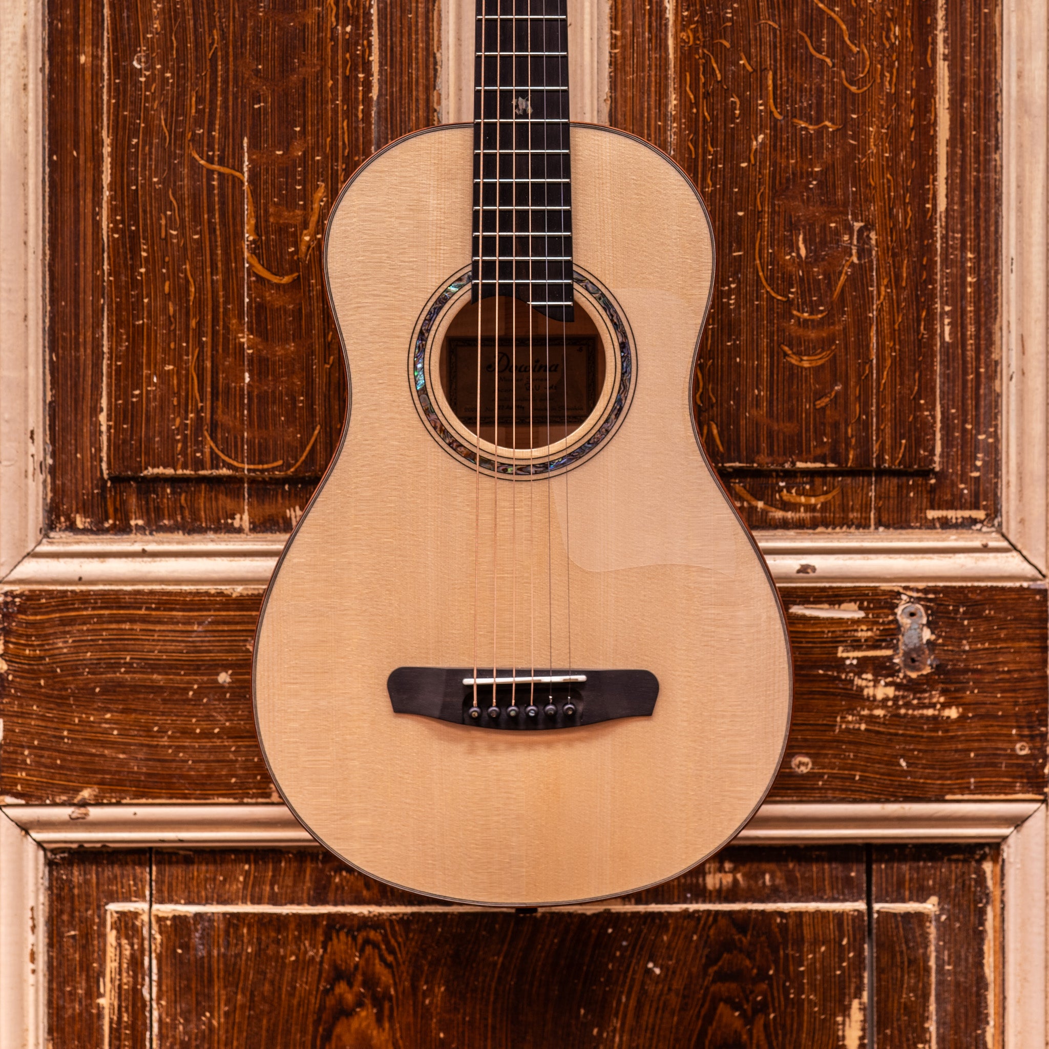 Dowina Acero Bona Vida DS Parlor All Solid Westerngitaar