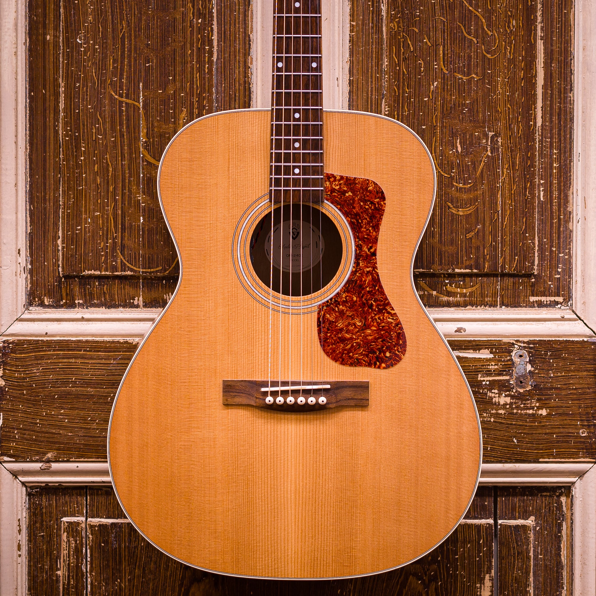 Guild OM-240E Natural Westerngitaar (occasion)