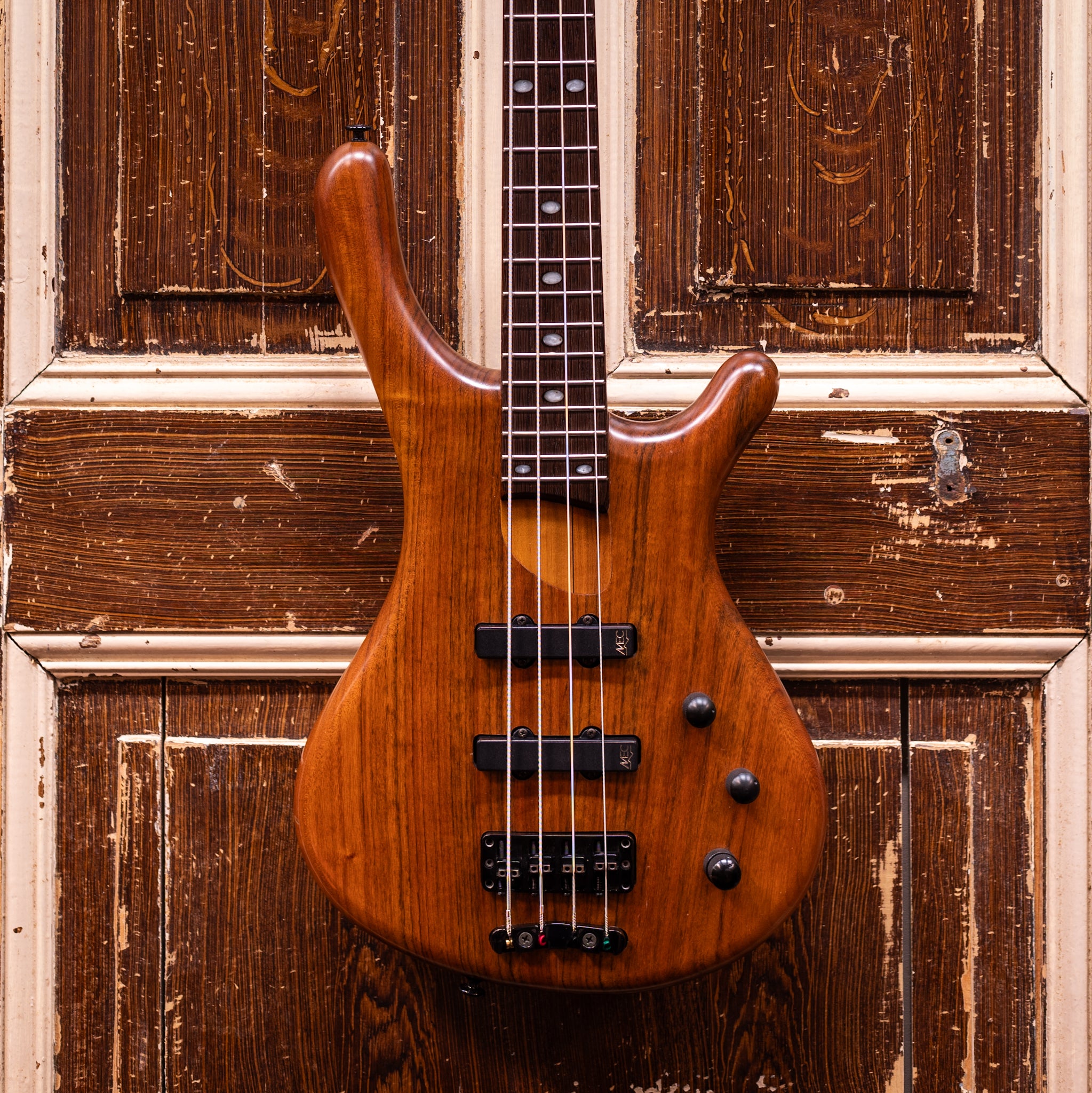 Mayones EB4 basgitaar begin jaren 90 (occasion)