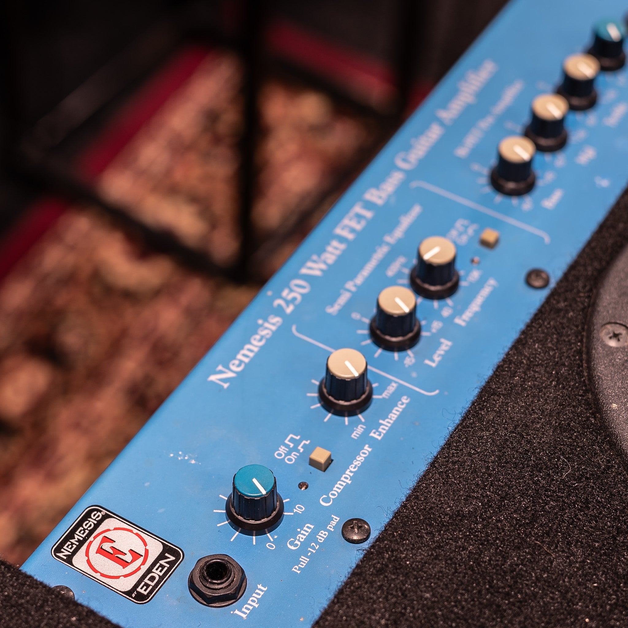 Eden Nemesis NC210 250w Basgitaarversterker Combo (occasion)