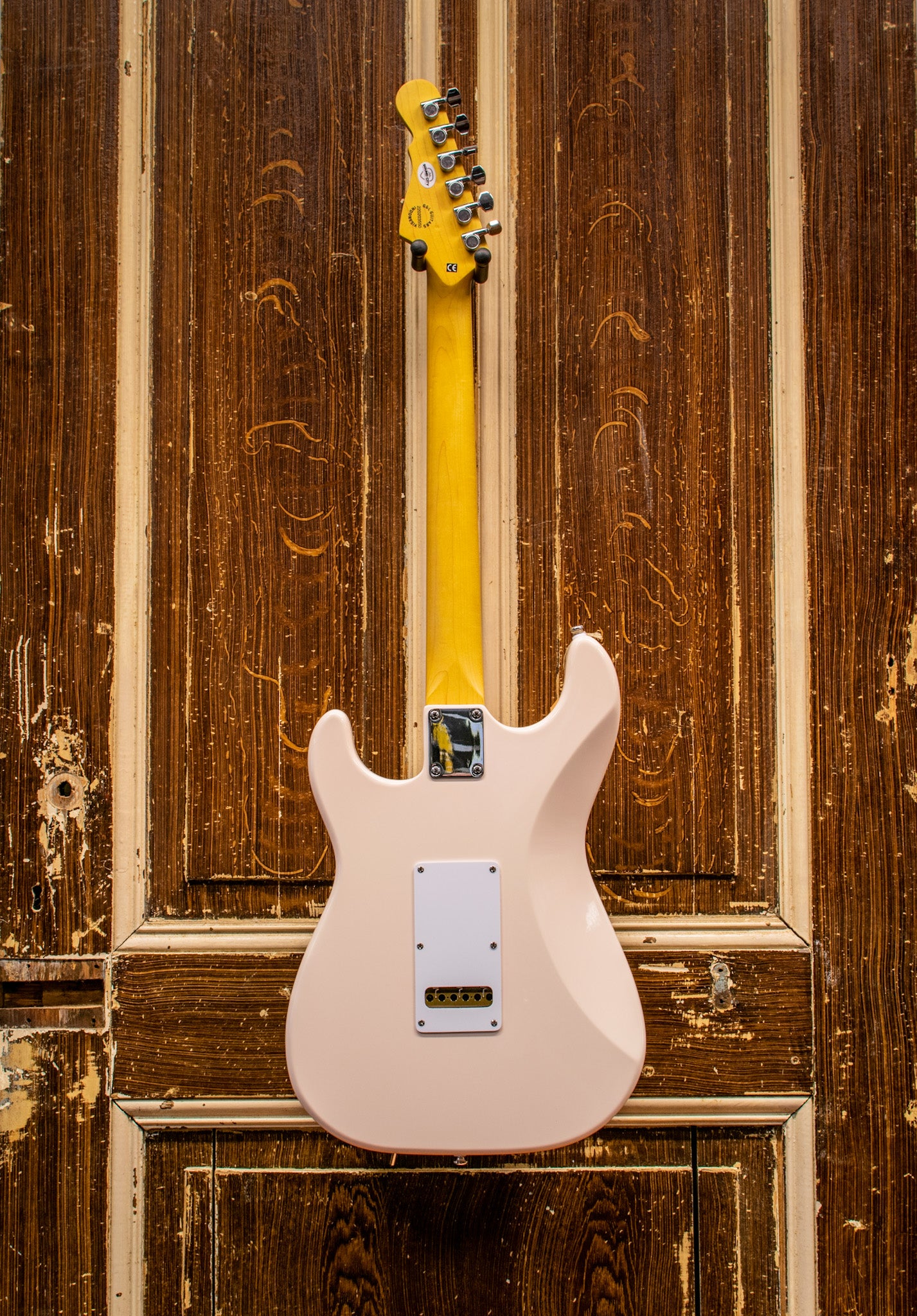 G&L Standard Stratocaster White/Seafoam Pink Elektrische Gitaar
