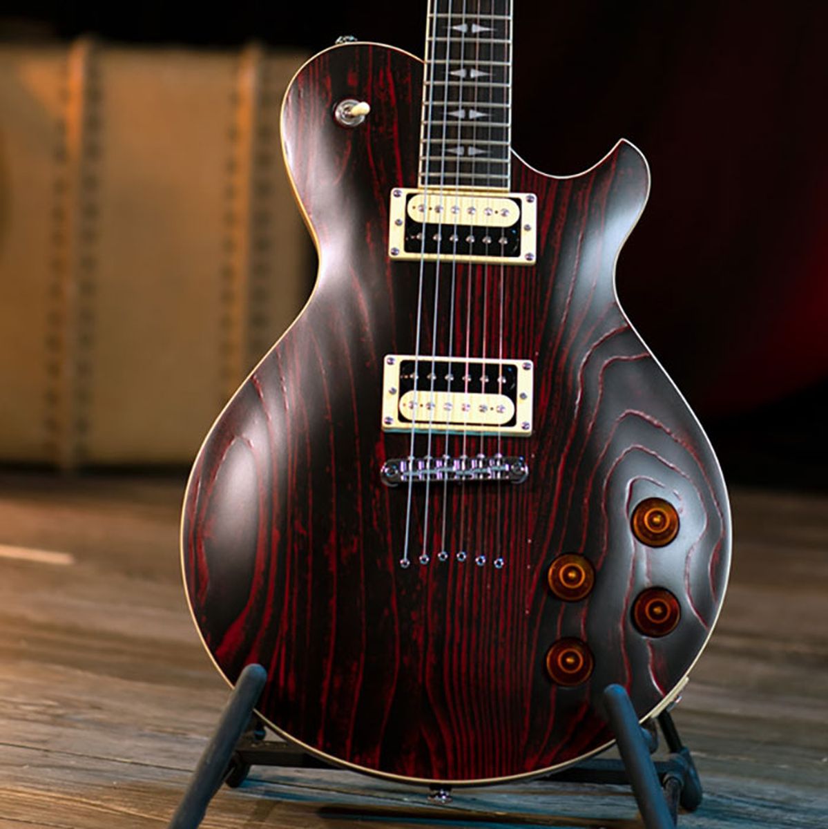 Michael Kelly Ele Gtr Patriot Decree Open Pore Trans Red EbonyFB