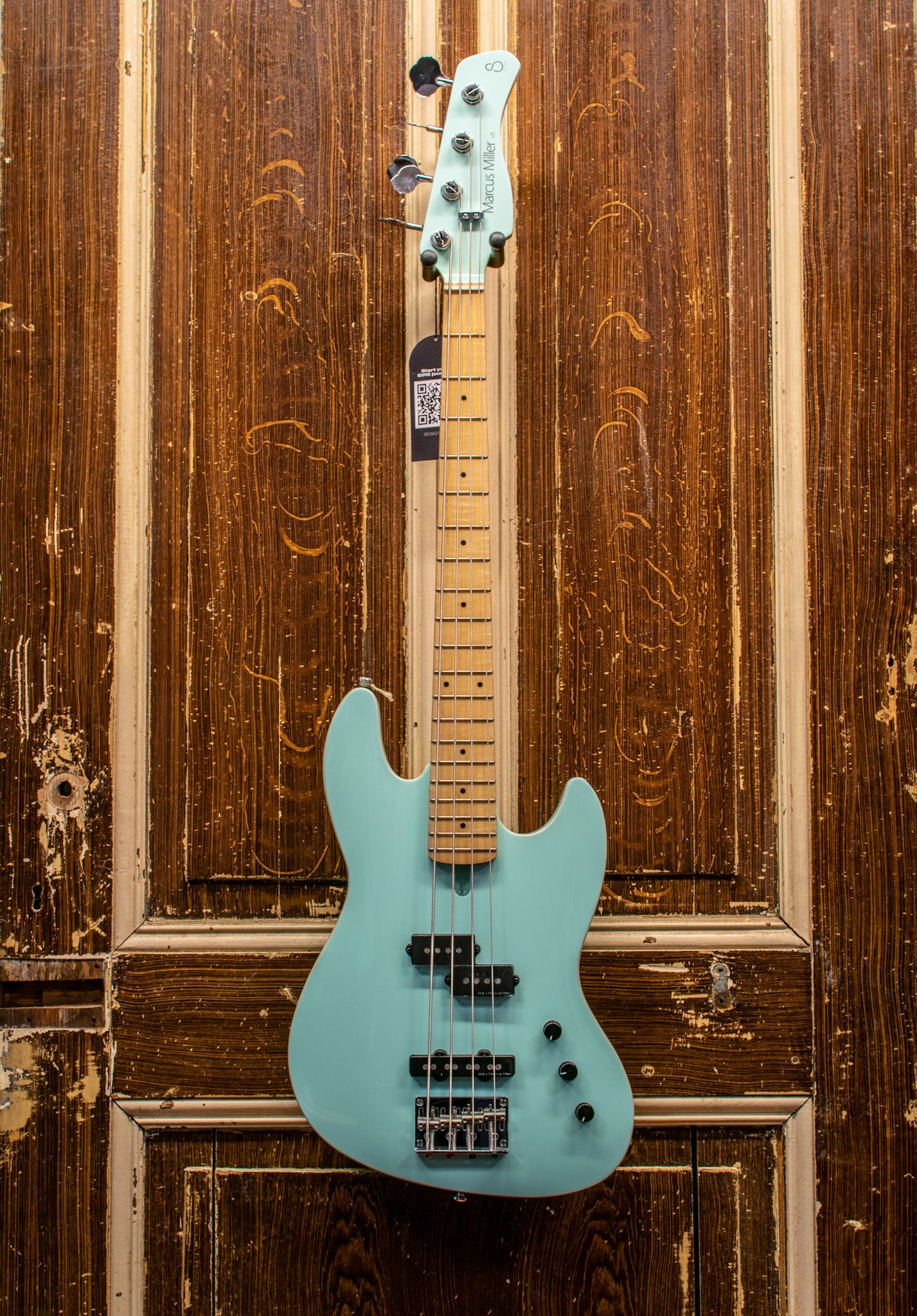 Sire Basses U5 A4/MT Short Scale Basgitaar
