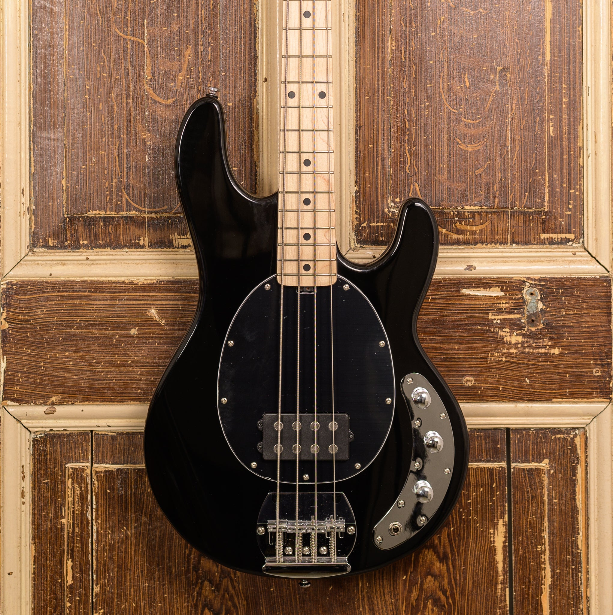 Sterling By Music Man S.U.B. StingRay Ray4-BK-M1 Basgitaar B-Stock