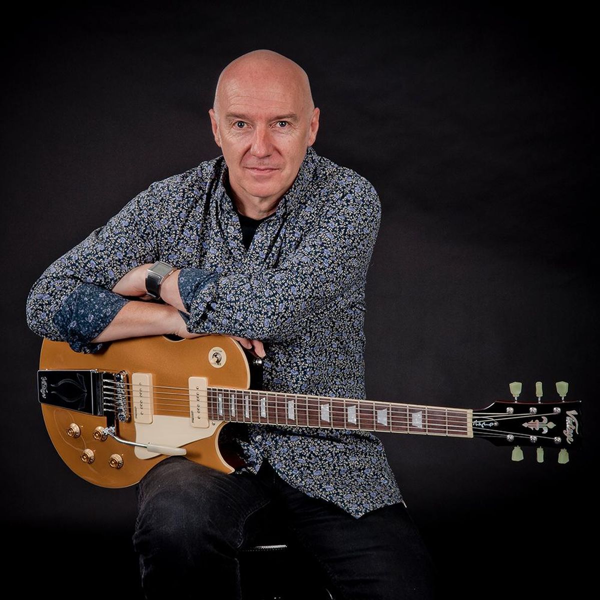 Vintage V100 Midge Ure Signature Model - Gold Top Wvibrola