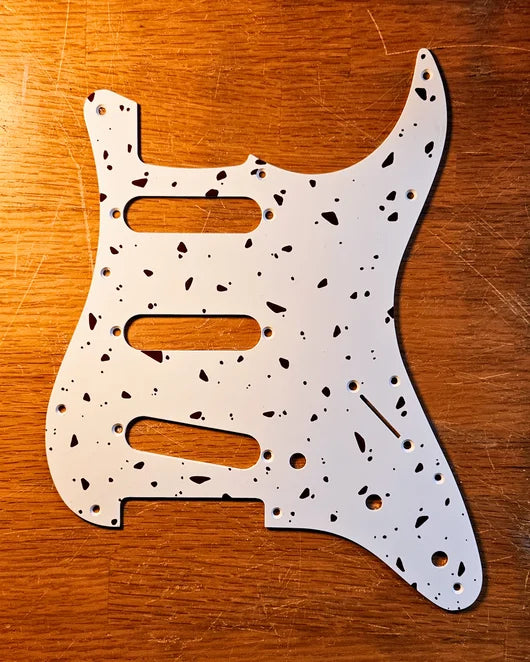 Studio VS Sparkled - Stratocaster Pickguard - Wit/Donkerrood
