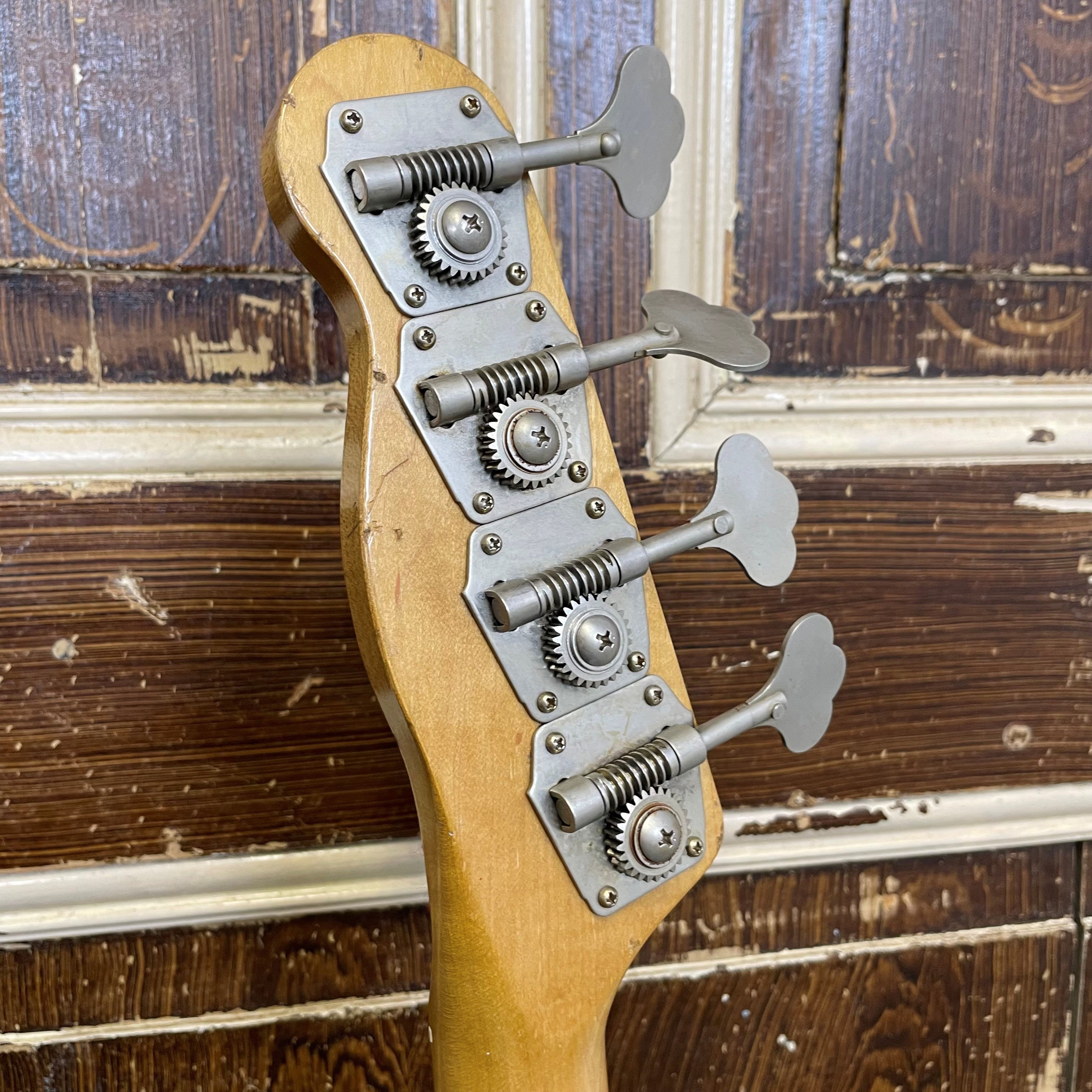 Rebel Relic PB55 + Allparts Neck P-Bass Basgitaar (occasion)
