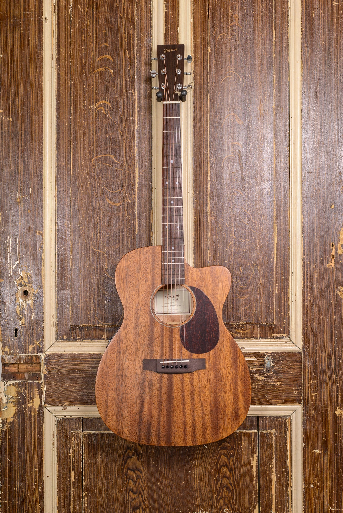 Ditson 000C-15E, 15 series OM westerngitaar