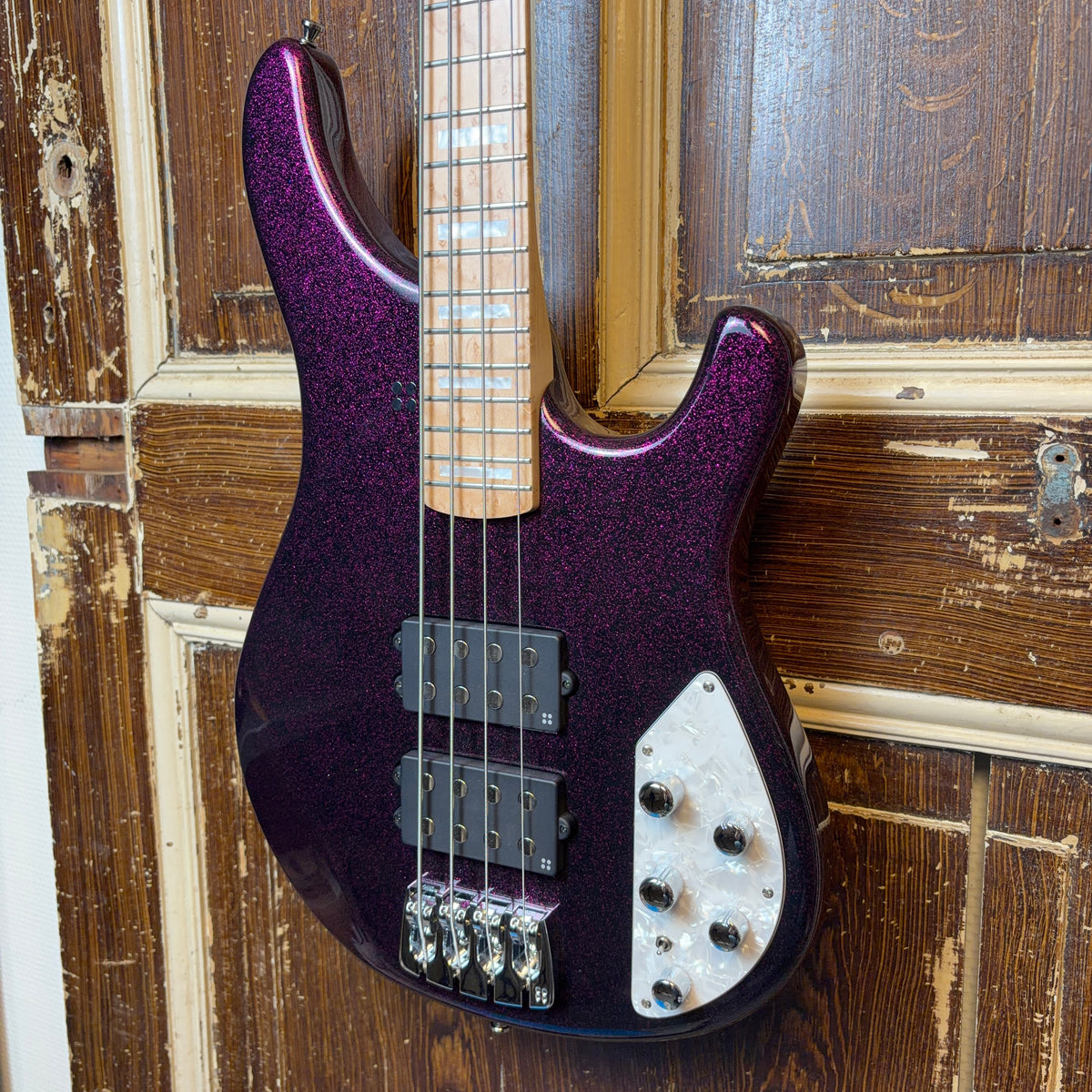 Sandberg Basic Ken Taylor 40th Anniversary – Sparkle Violet One-Off Elektrische Basgitaar