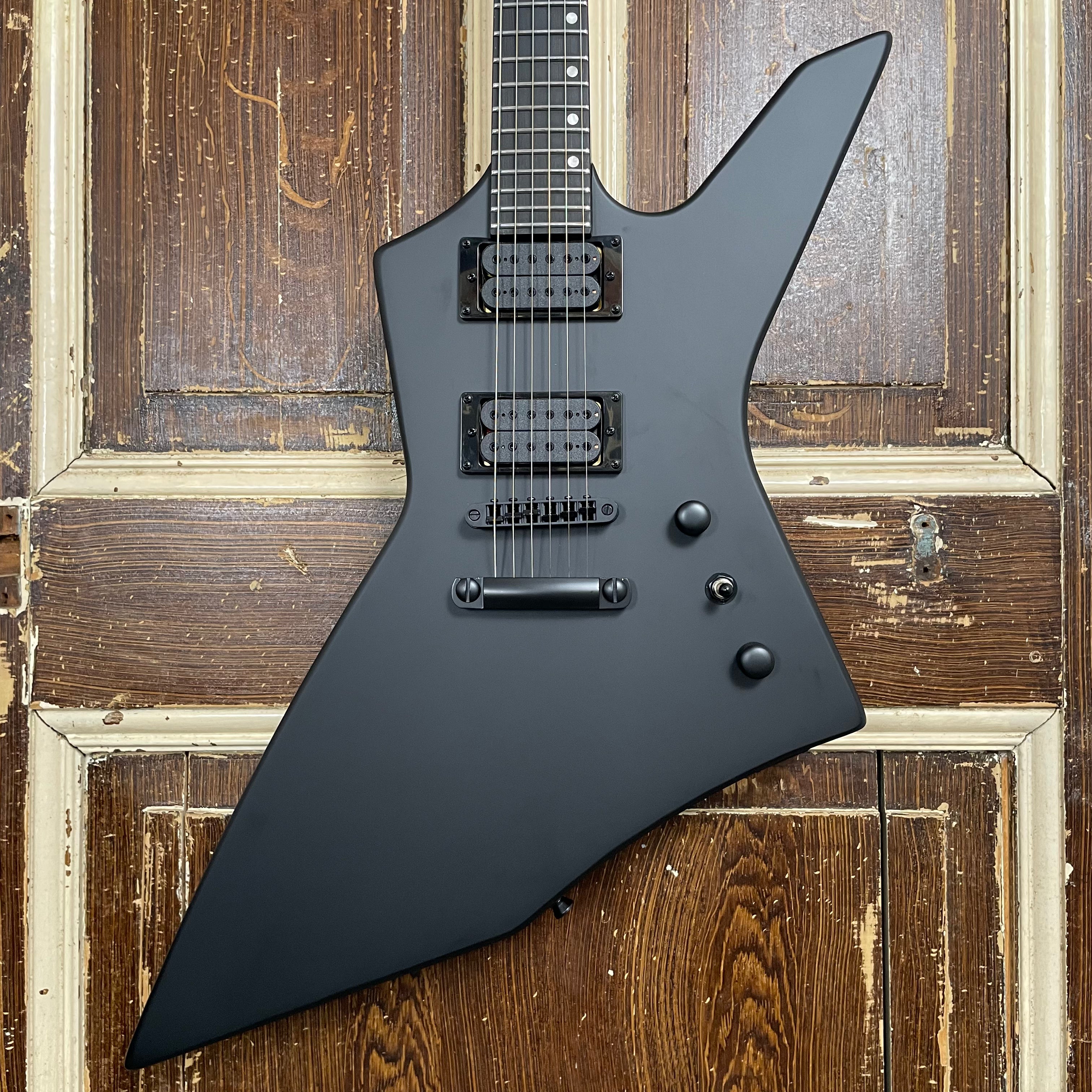 Spira Guitars X-400 MBK Satin Black elektrische gitaar