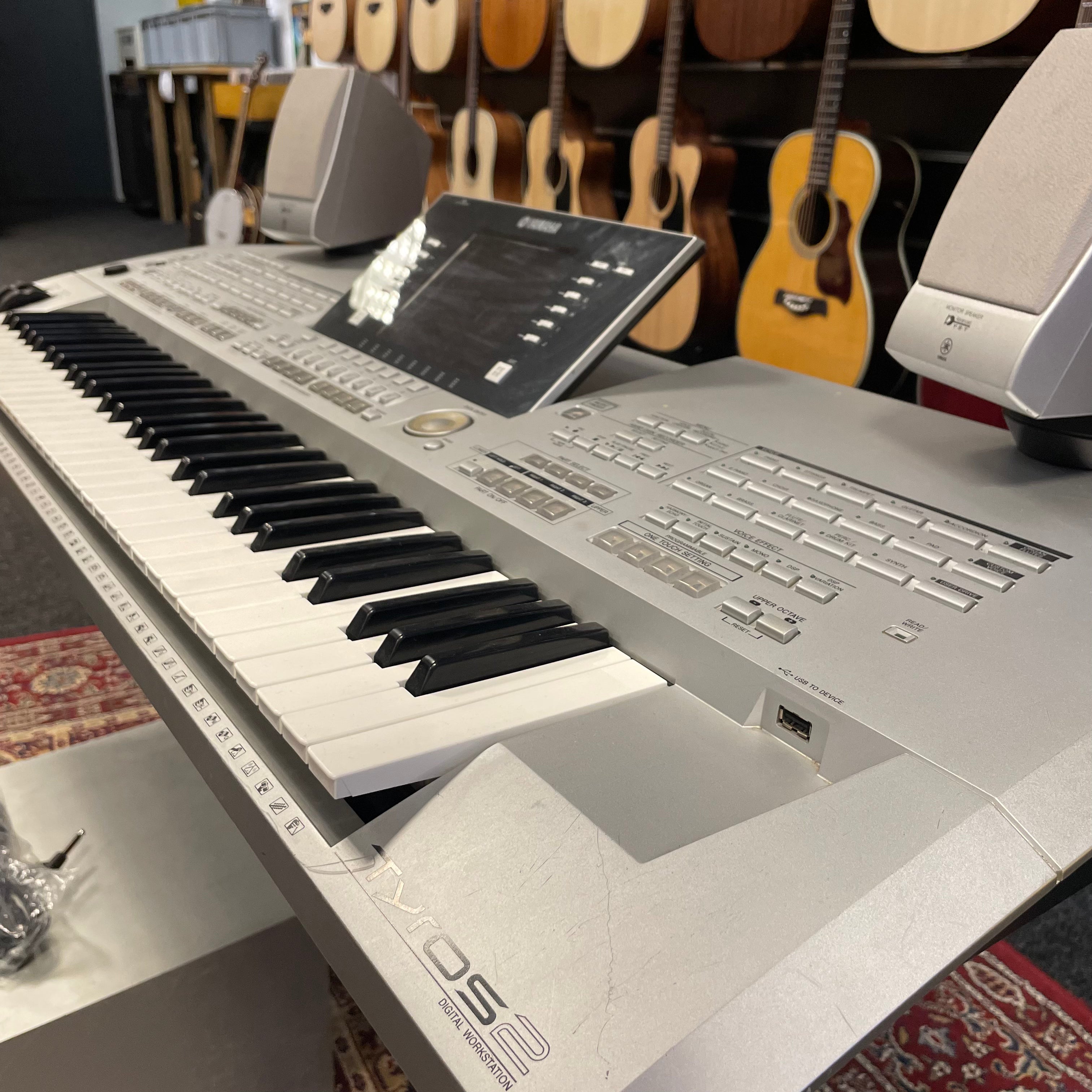 Yamaha Tyros 2 Digital Workstation met speakers (occasion)