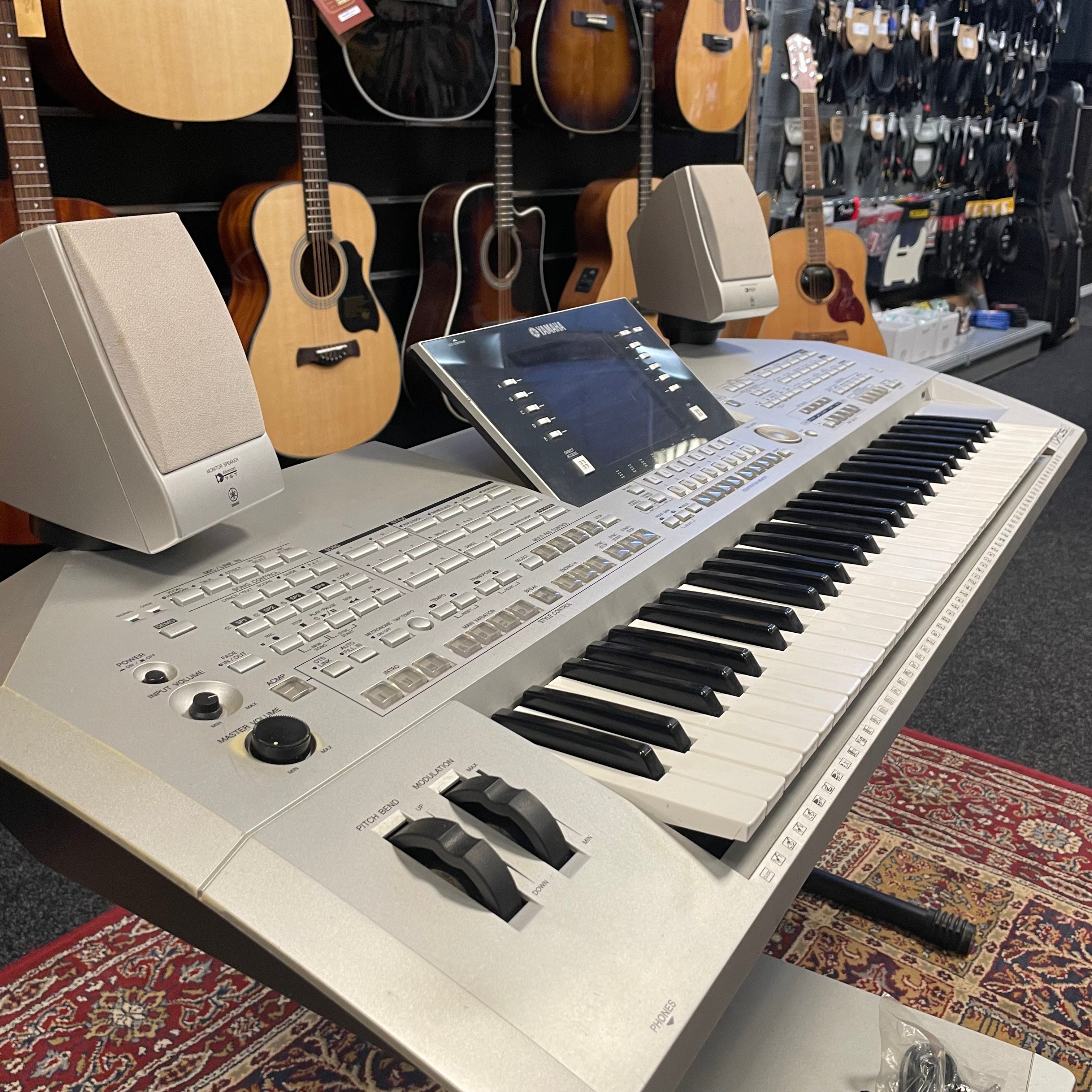 Yamaha Tyros 2 Digital Workstation met speakers (occasion)