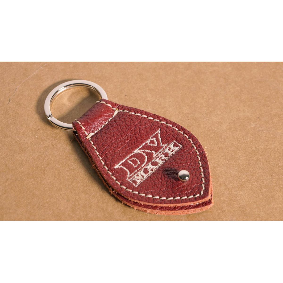 DV Mark DV Picks Holder Bordeaux - DVA134067