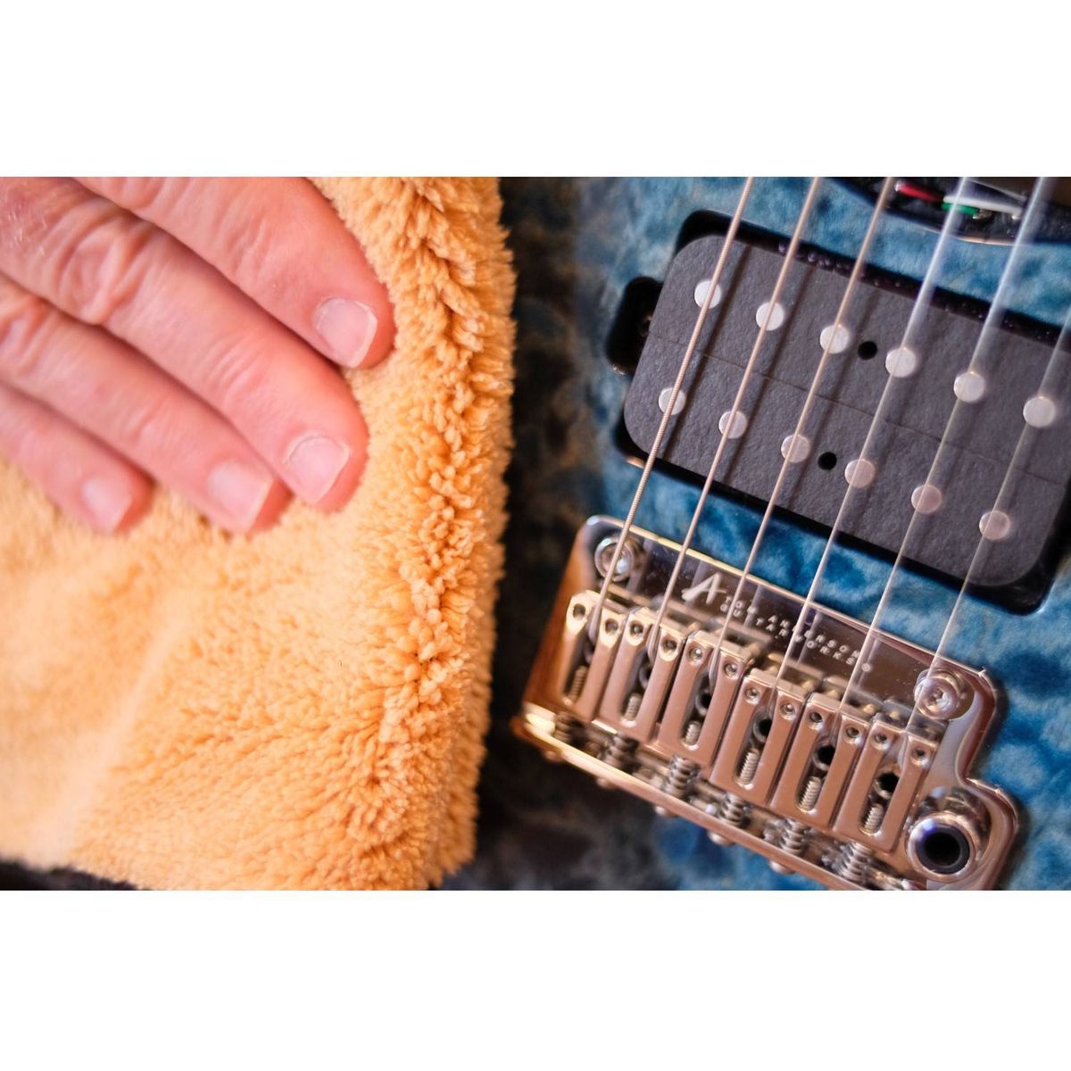 MusicNomad 2 &#039;N 1 Beyond Plush Players Cloth MN241