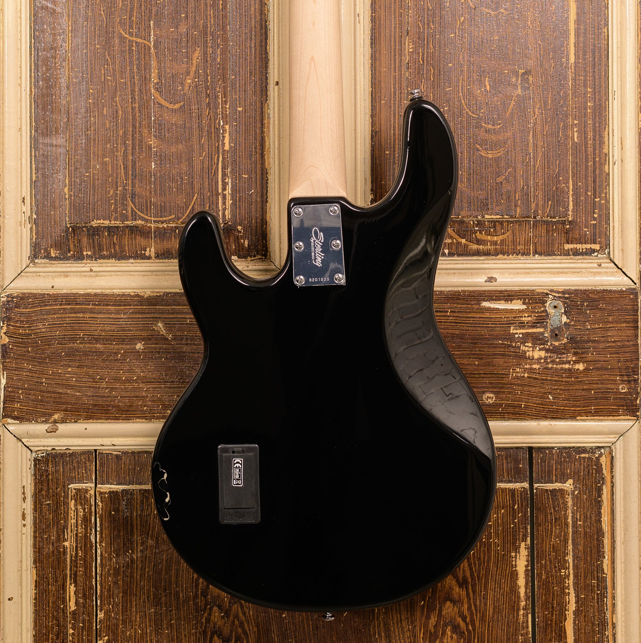 Sterling By Music Man S.U.B. StingRay Ray4-BK-M1 Basgitaar B-Stock