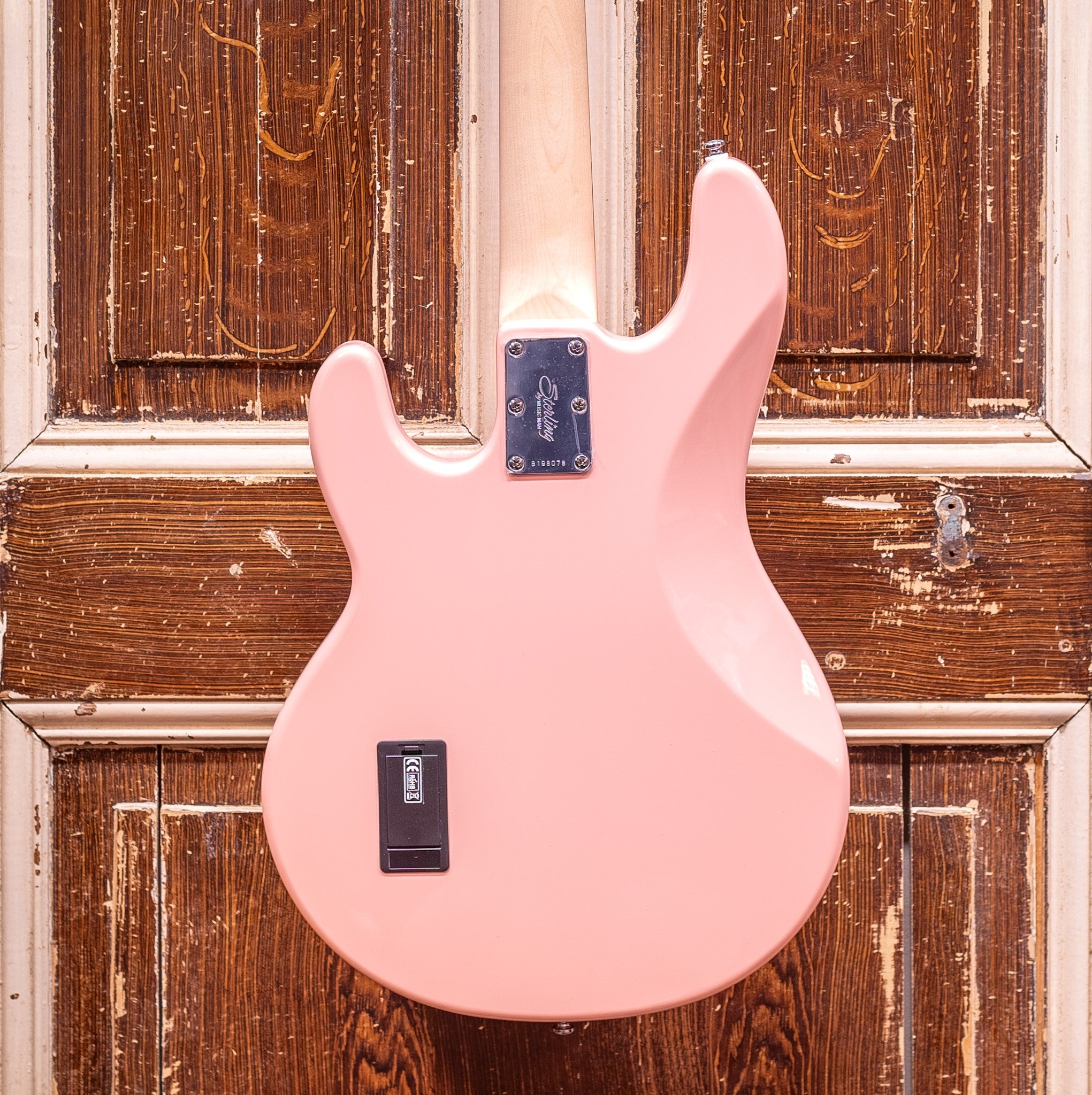 Sterling By Music Man S.U.B. StingRay Ray4-PBP-J1 Pueblo Pink Basgitaar