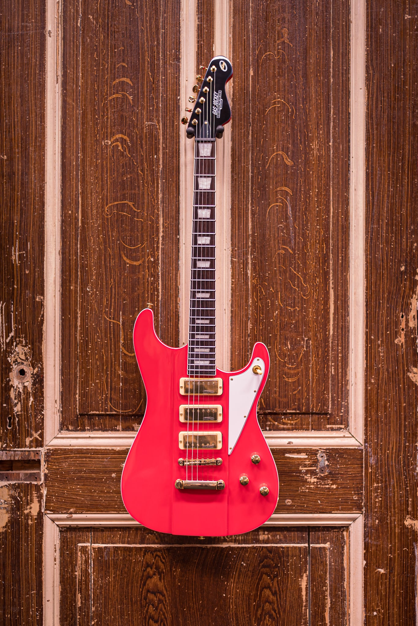 Joe Doe By Vintage 'Gas Jockey' Gas Pump Red Elektrische gitaar